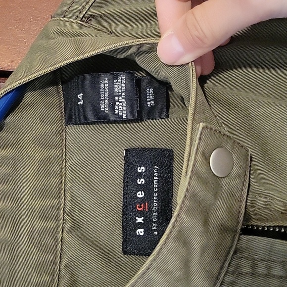 Axcess Light Jacket, size 14, and green - Picture 5 of 5